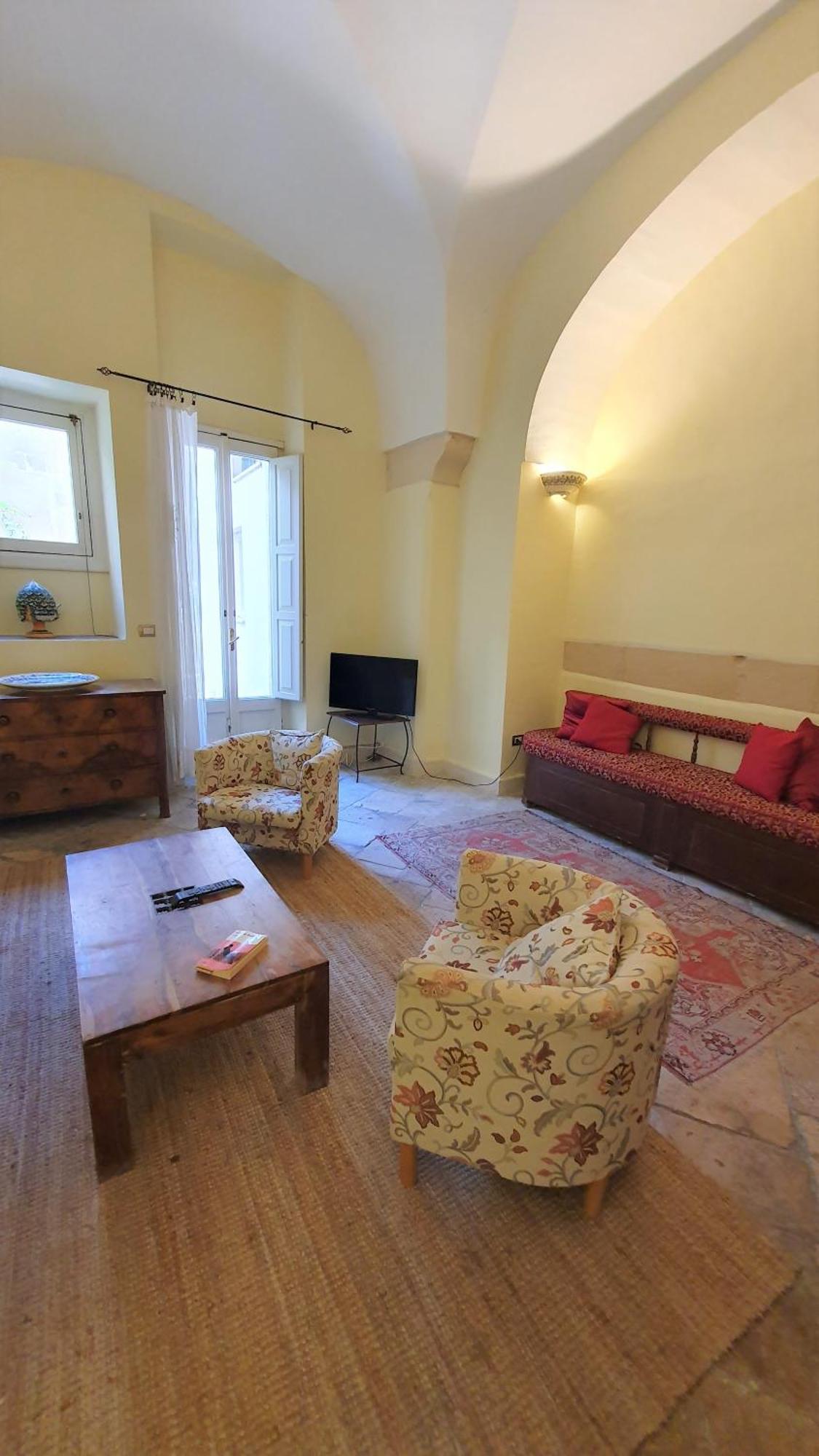 Palazzo Bernardini Apartment Lecce Exterior photo